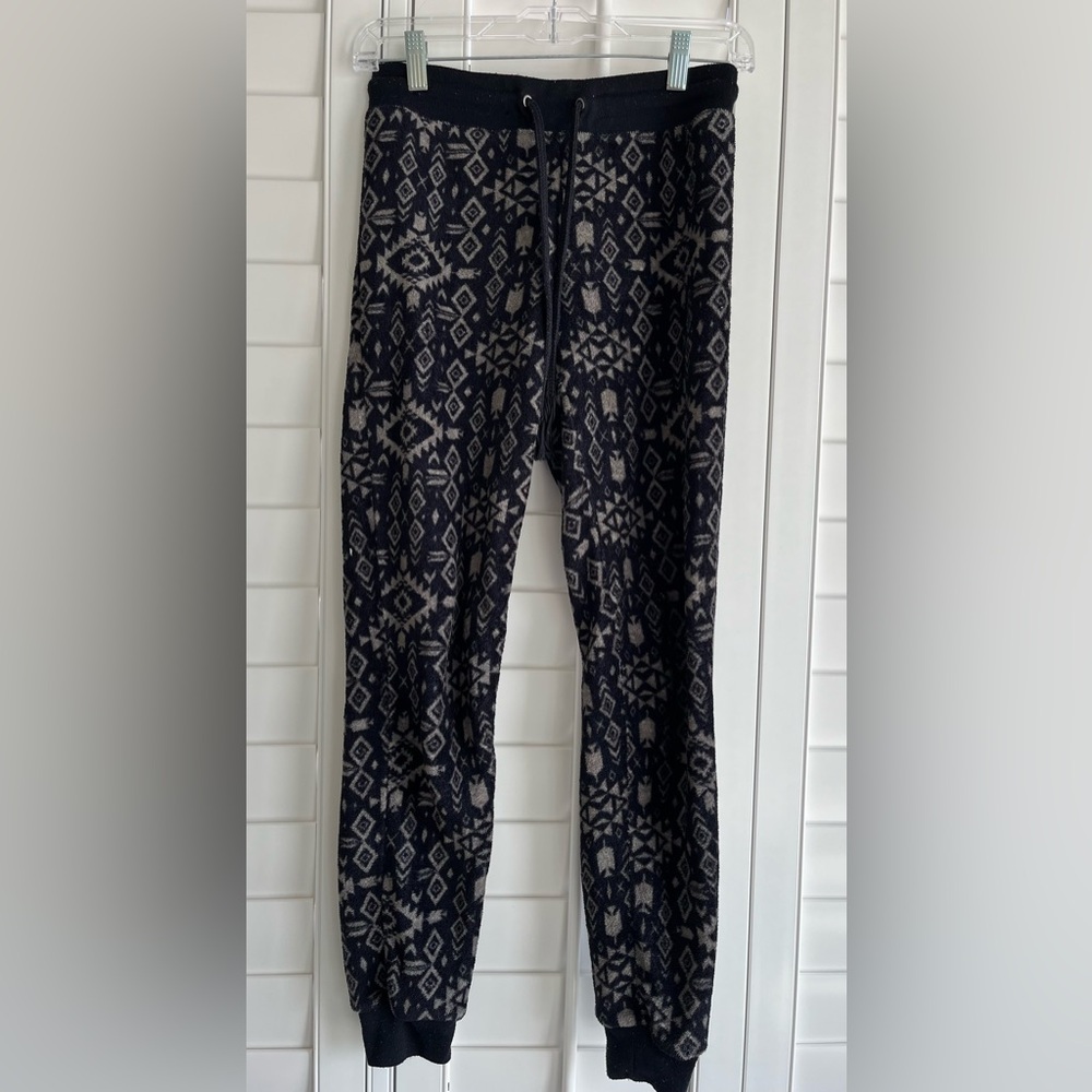 NO BOUNDARIES Black Plush Fleece Geometric Print Cuffed Pajama Pants Size XS